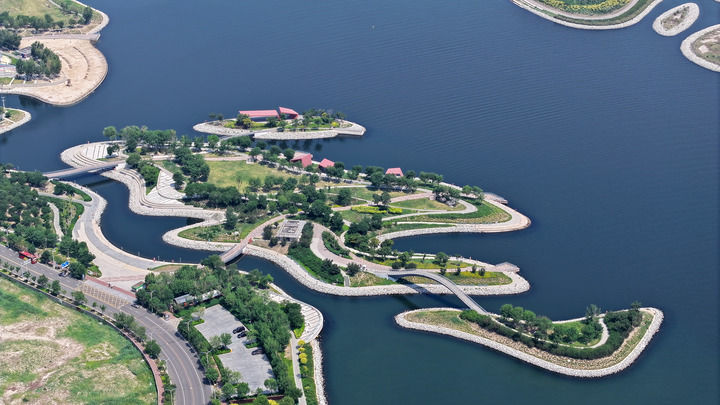 　　這是2024年6月28日拍攝的天津市濱海新區(qū)南灣公園一景（無人機(jī)照片）。新華社記者 李然 攝